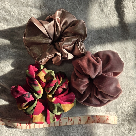 Large Scrunchie Set - Picture 3 of 3